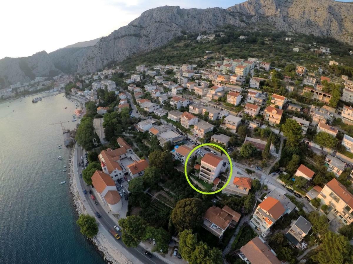 Apartments Mimac Omis Bagian luar foto