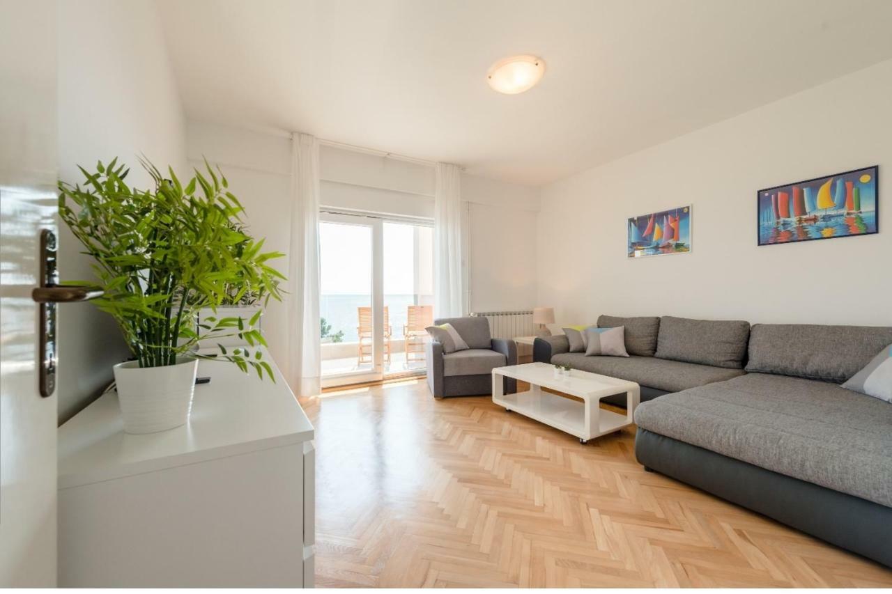 Apartments Mimac Omis Bagian luar foto