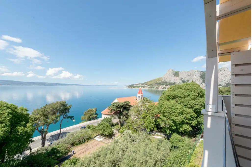 Apartments Mimac Omis Bagian luar foto